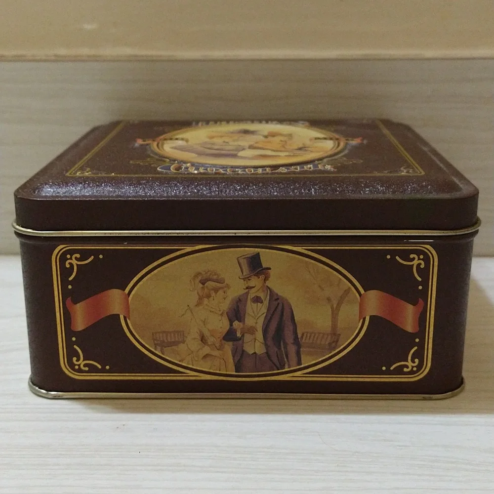 Vintage 1995 Hershey's Pure Milk Chocolate Tin Can Storage/Gift Container - Picture 2 of 6